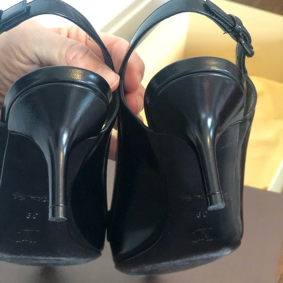 LOUIS VUITTON Leather Monogram Flower Slingback - Picture 7 of 8